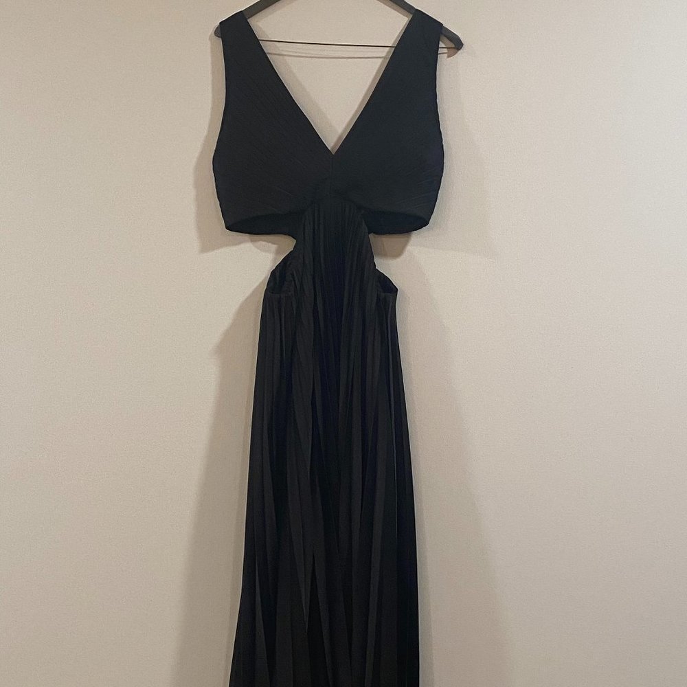 The A&F Giselle Pleated Cutout Maxi Dress Size M